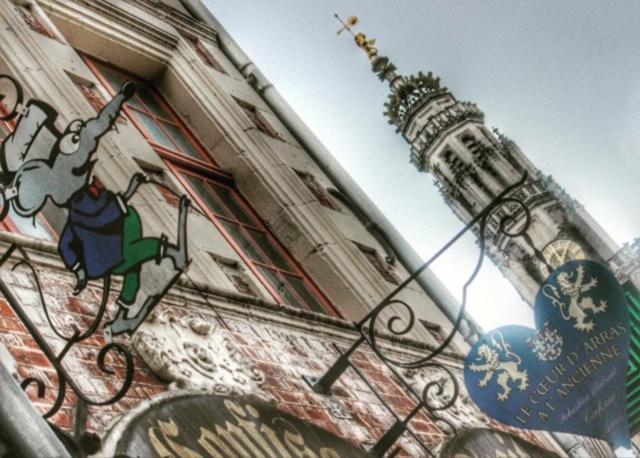 Le 31 Au Coeur Des Places Arras Buitenkant foto