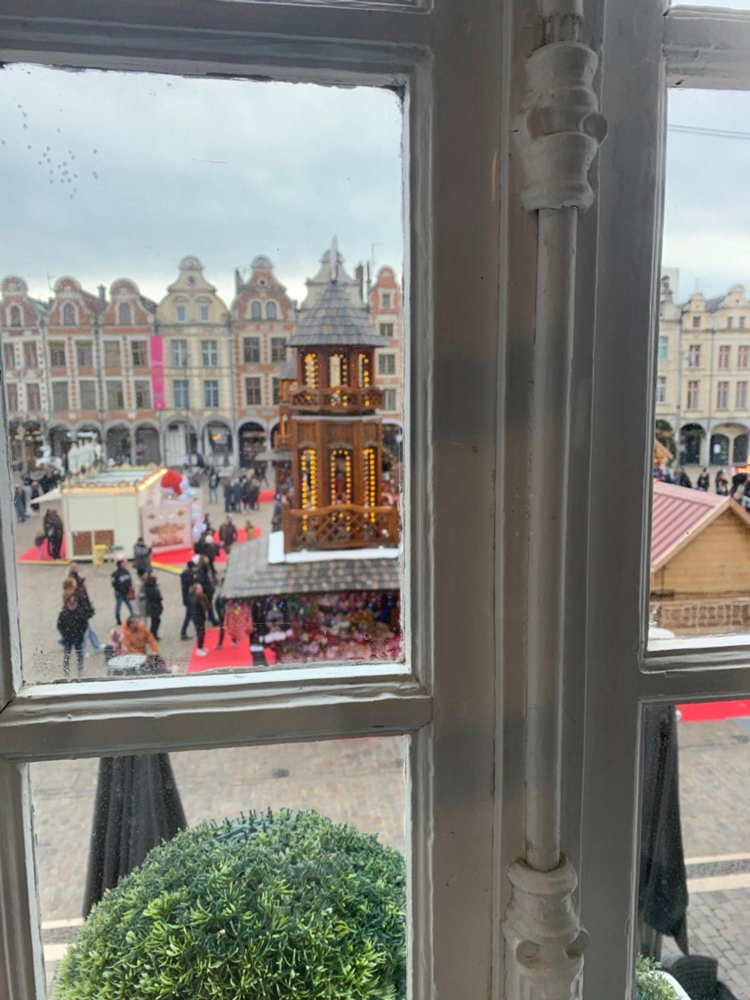 Le 31 Au Coeur Des Places Arras Buitenkant foto