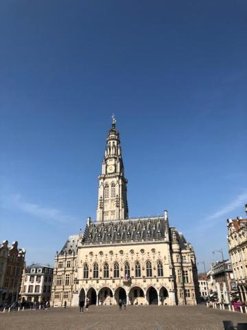 Le 31 Au Coeur Des Places Arras Buitenkant foto